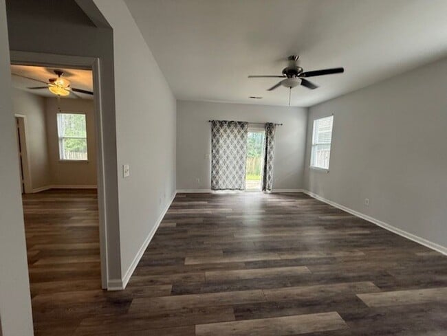 Building Photo - Updated 3-bedroom, 2-bathroom in The Arbors at Westgate