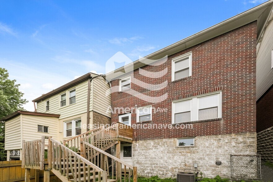 Building Photo - 737 Montclair St