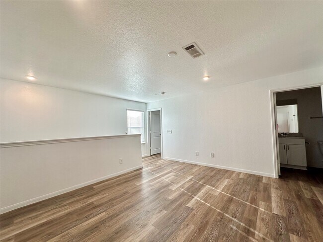 Building Photo - 5703 Finely Run St