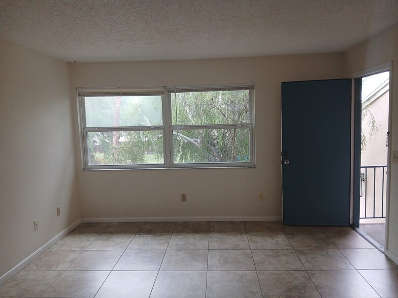 Building Photo - 4810 S Dauphin Ave