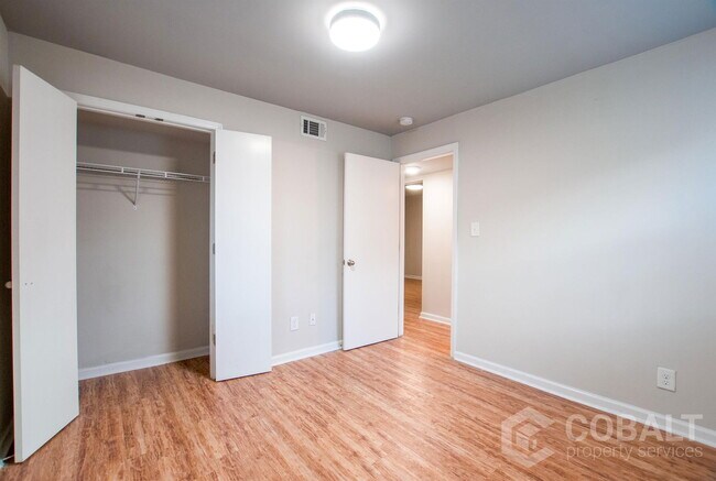 Building Photo - 271 Glen Iris Dr NE
