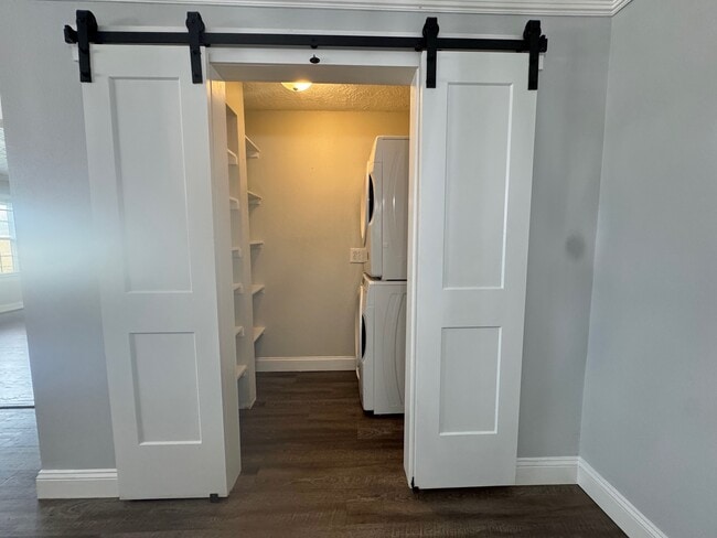 Building Photo - 702 Marion St