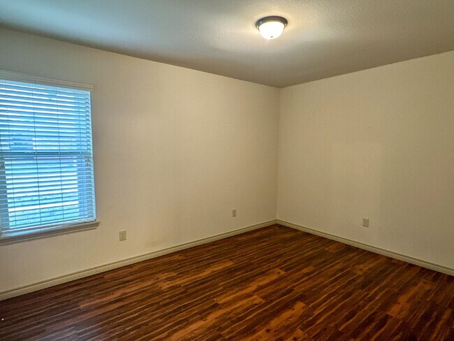 Building Photo - Great 3/2/2 in South Lubbock!