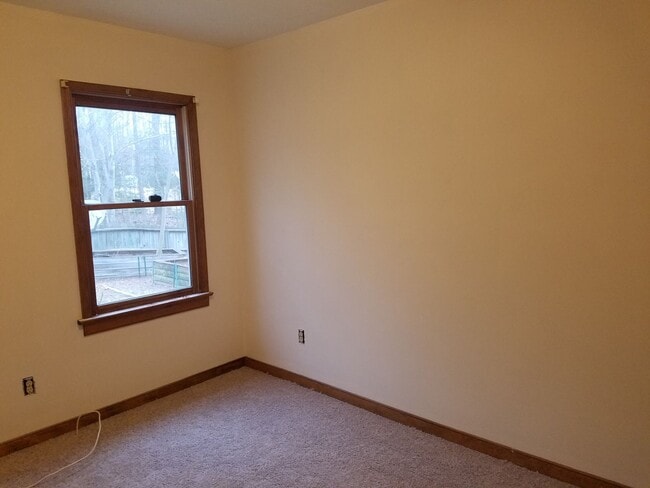 Building Photo - 4 bedroom home on cul-de-sac