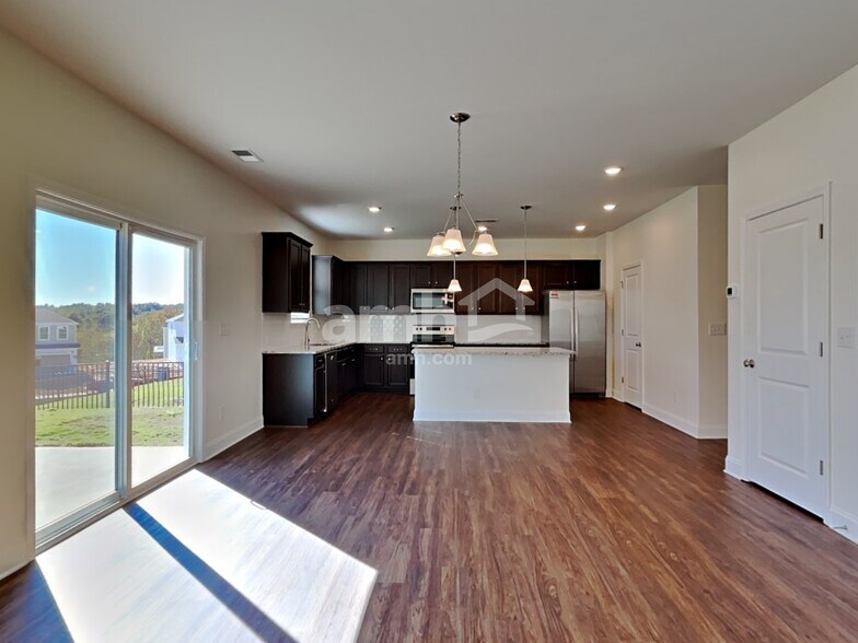 Building Photo - 157 Larragan Dr