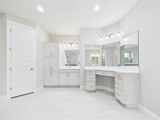 Building Photo - 111 Tabago Ct