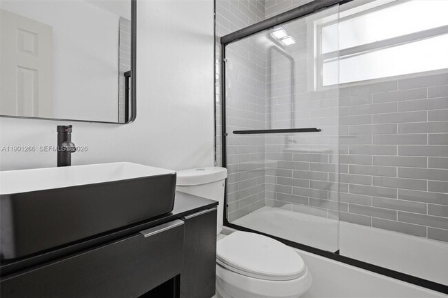 Building Photo - 2280 SW 43rd Ave
