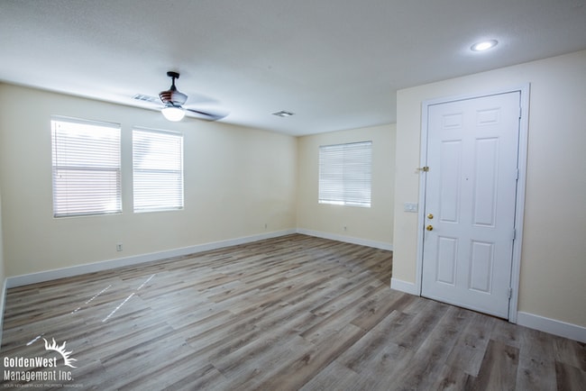 Building Photo - Beautifully Upgraded 5Bdm 3Ba Home Located in the Highly Desirable Summerlin.