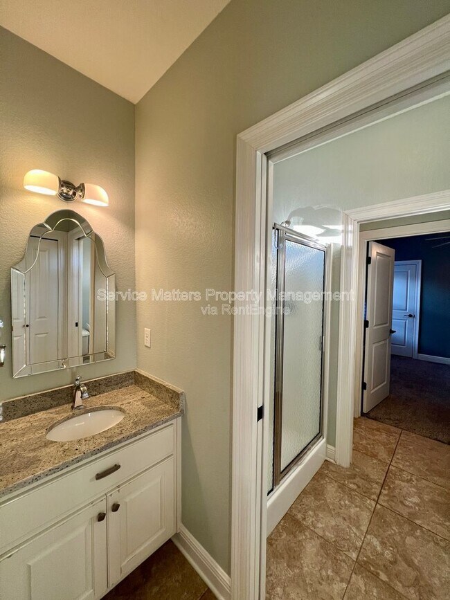 Building Photo - 2926 Greystone Dr