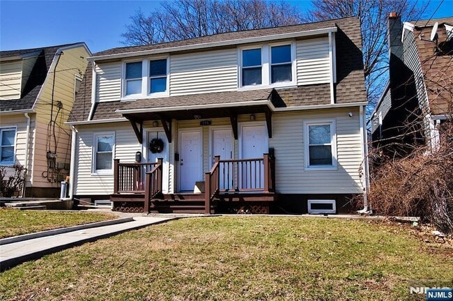 Building Photo - 116 Maple Ave