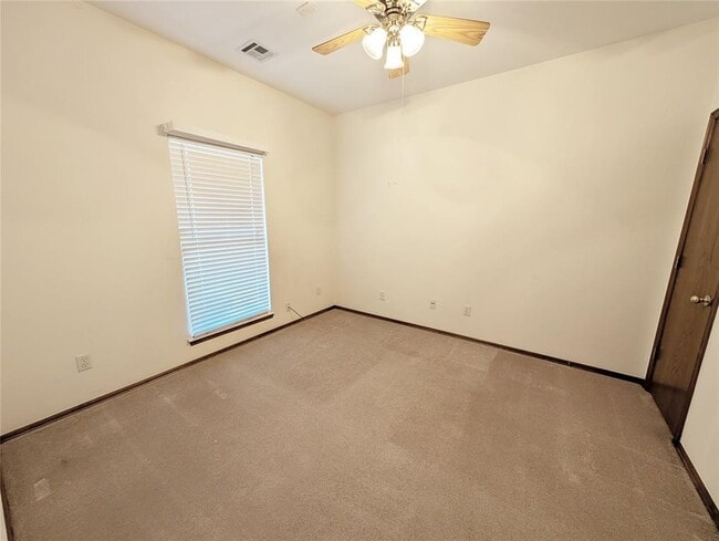 Building Photo - 12327 Greenlea Chase W