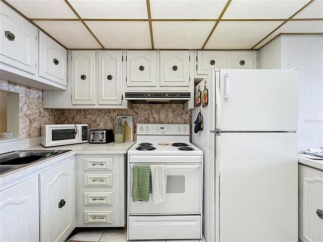 Building Photo - 17580 Gulf Blvd