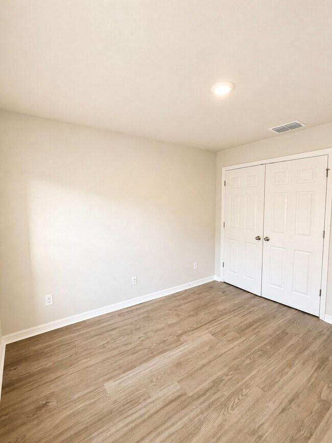 Building Photo - Move in Special + Pets Allowed