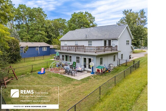 Building Photo - 815 Island Ct