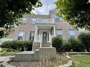 Building Photo - Great, large home in Franklin with home theater room!