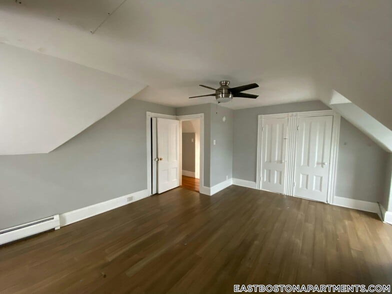 Building Photo - 31 Falcon St