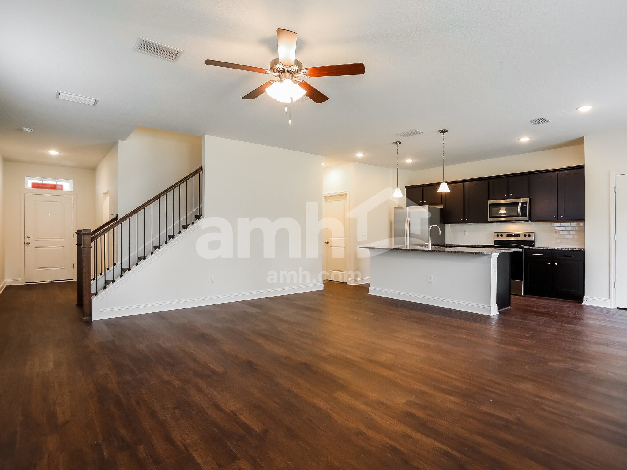 Building Photo - 301 Banyan Frst Dr