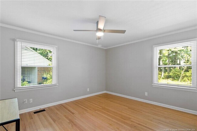 Building Photo - 221 Palomar St