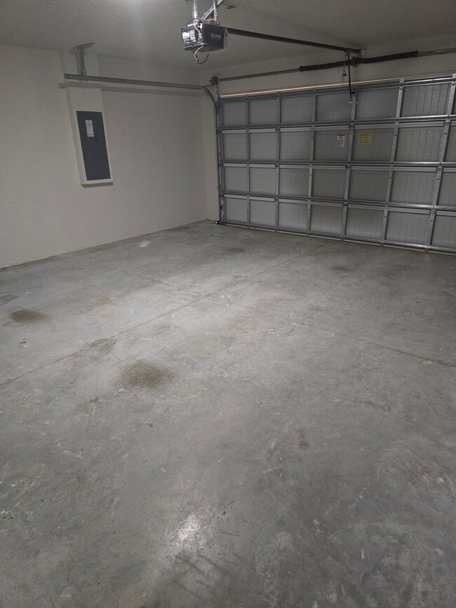 Building Photo - New and Nice 3/2/2 in Citrus Springs!!!