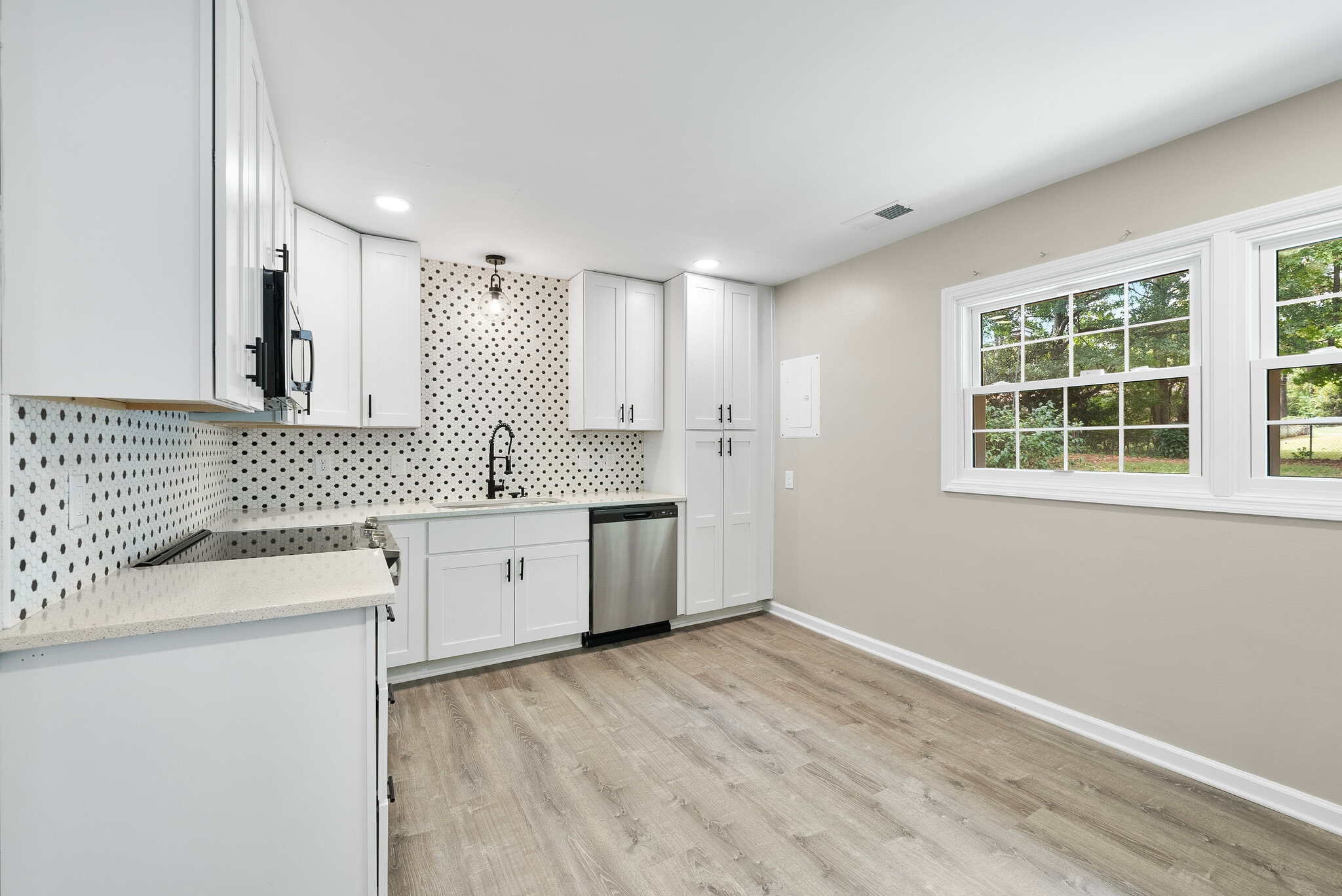 Kitchen - 2910 Driftwood Dr