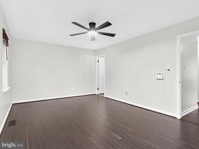 Building Photo - 2499 Vineyard Ln
