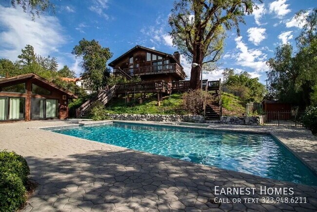 Building Photo - 11619 Lerdo Ave