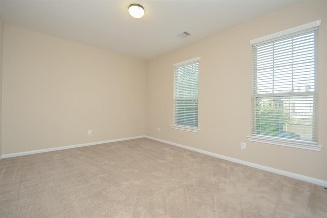 Building Photo - 22 Cheswood Manor Drive