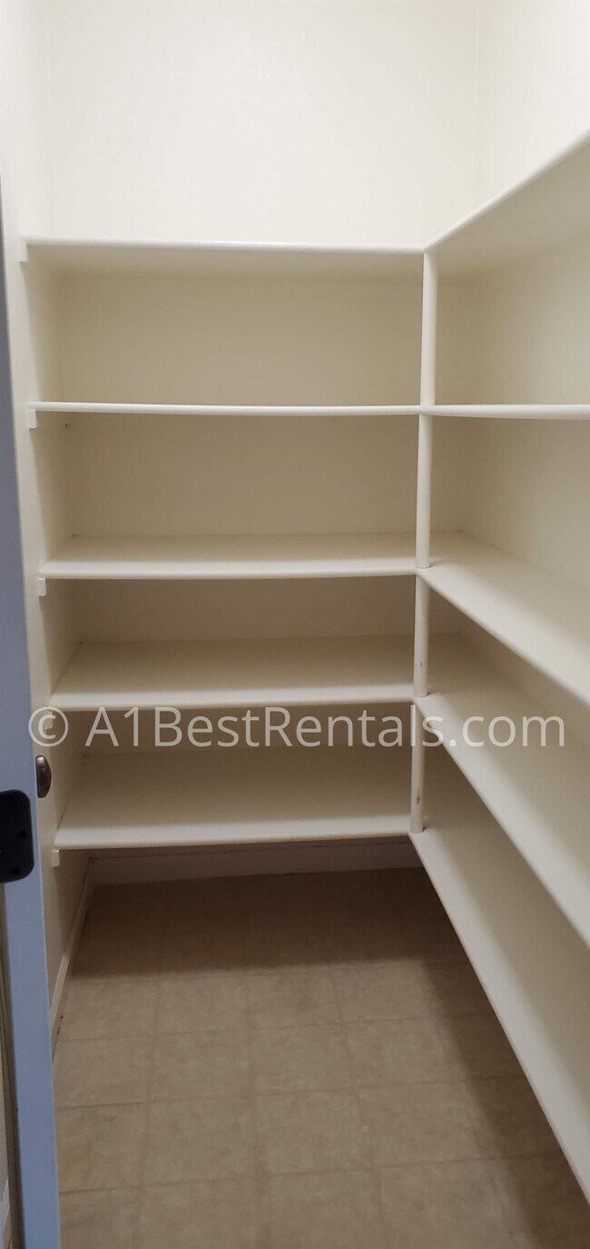 Building Photo - 2513 Guadalajara Dr