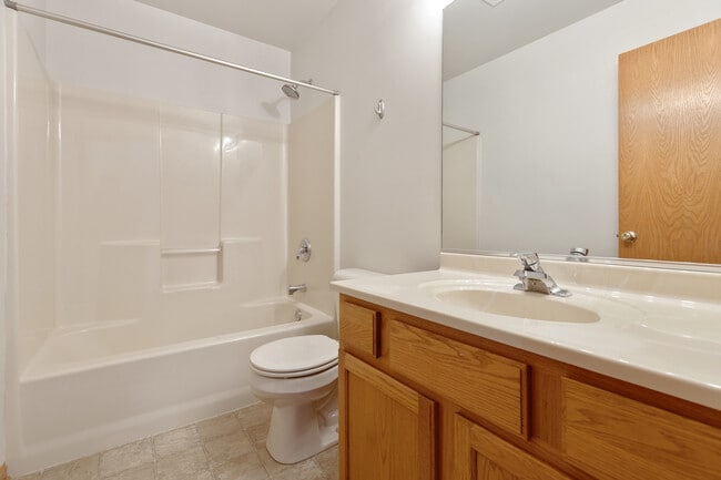 Building Photo - 820 Adam Ln