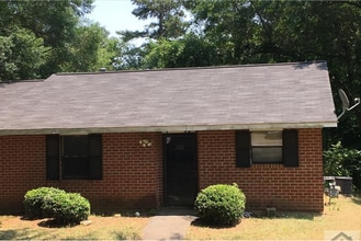 Building Photo - 211/213 Windy Hill Way