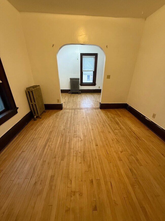 Building Photo - 2252 S 7th St