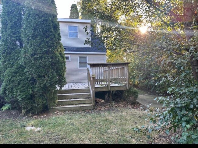 Building Photo - 1940 E Cedarwood Cir