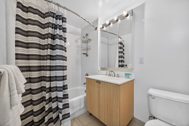 Building Photo - 33 Park View Ave