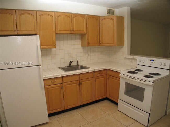 Building Photo - 1842 McKinley St