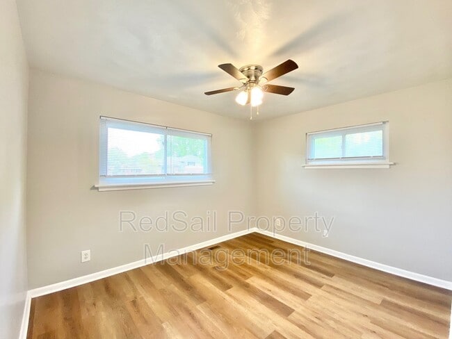 Building Photo - 34 Warren Dr