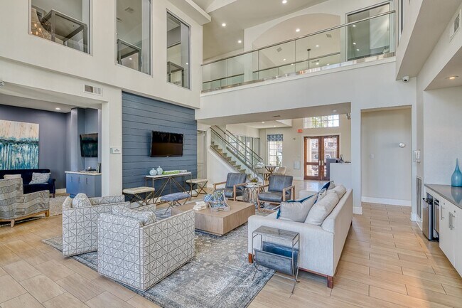 Building Photo - 3300 Cummins St