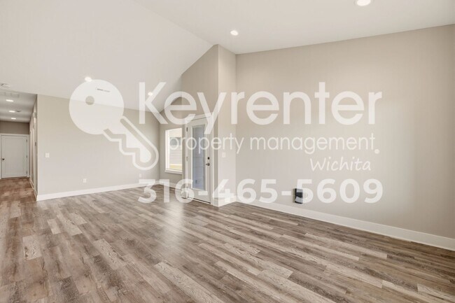Building Photo - 16221 W Ike Ct