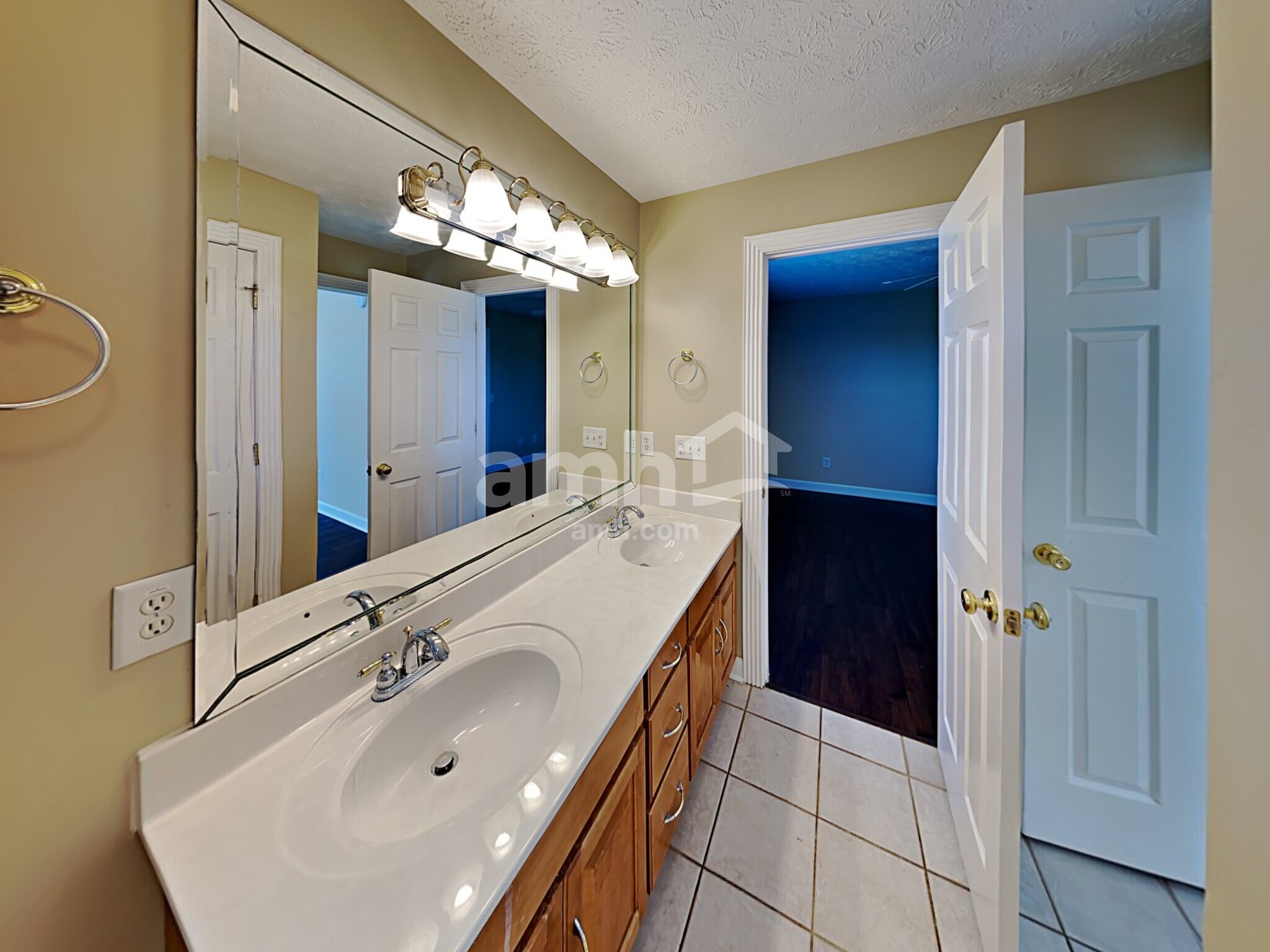 Building Photo - 305 Karlee Dr