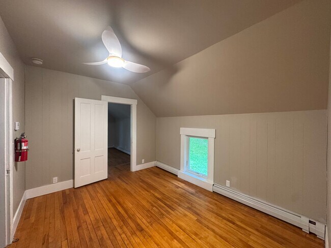 Building Photo - 53 Pleasant St