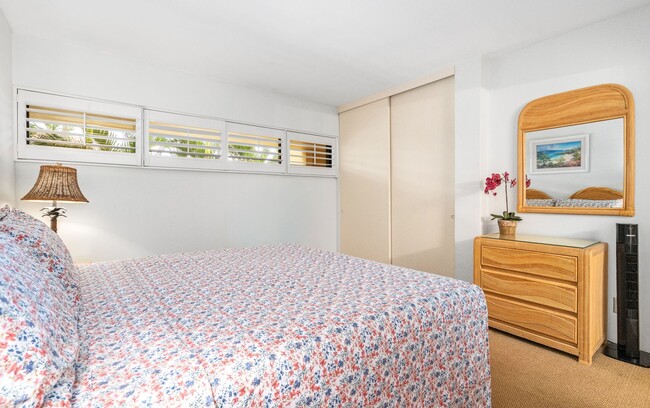 Building Photo - BeachFront Furnished Condo at Sugar Beach Resort, 1 Bed / 1 Bath with Ocean Views!