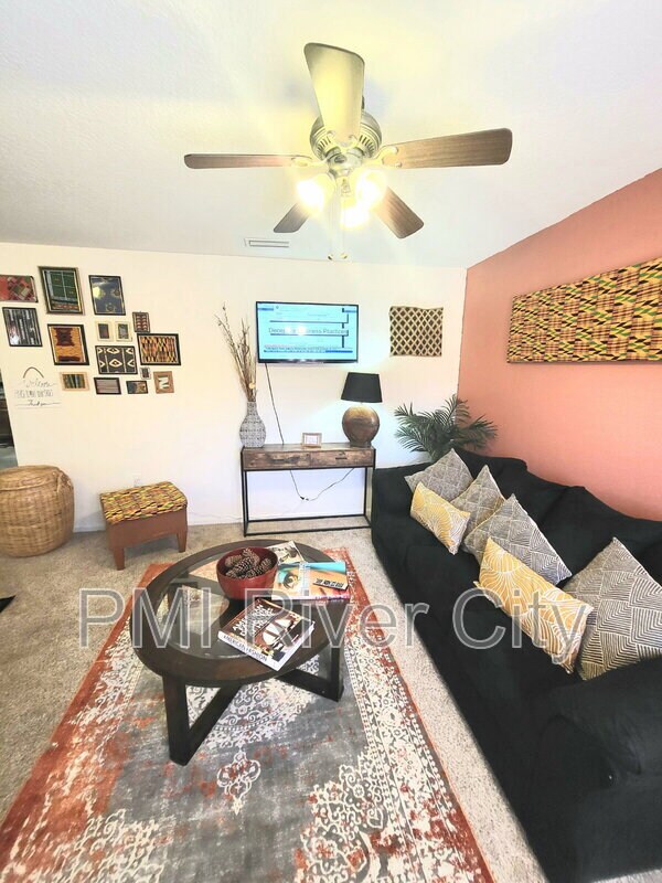 Building Photo - 2132 Sotterley Ln