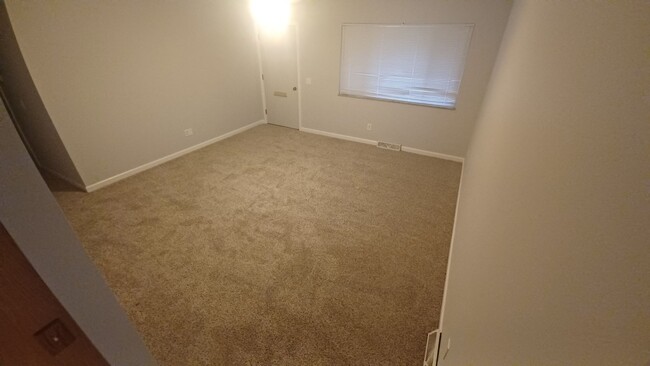 Building Photo - Spacious 3 Bedroom 1.5 Bath Located in Was...