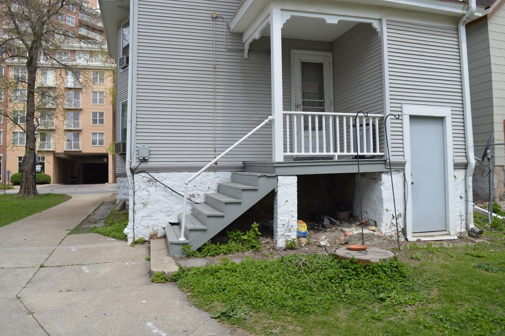 Building Photo - 16 N Broom St