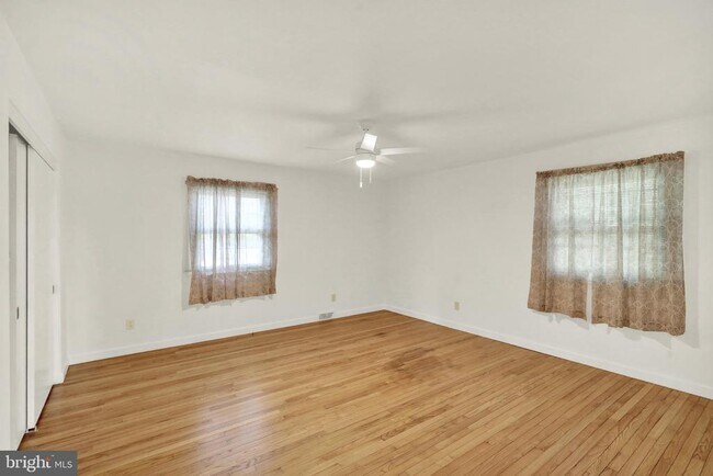 Building Photo - 13 Lupine Ln