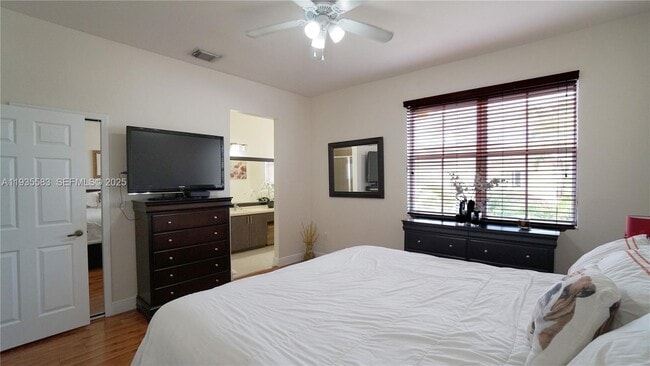 Building Photo - 928 SW 154th Path