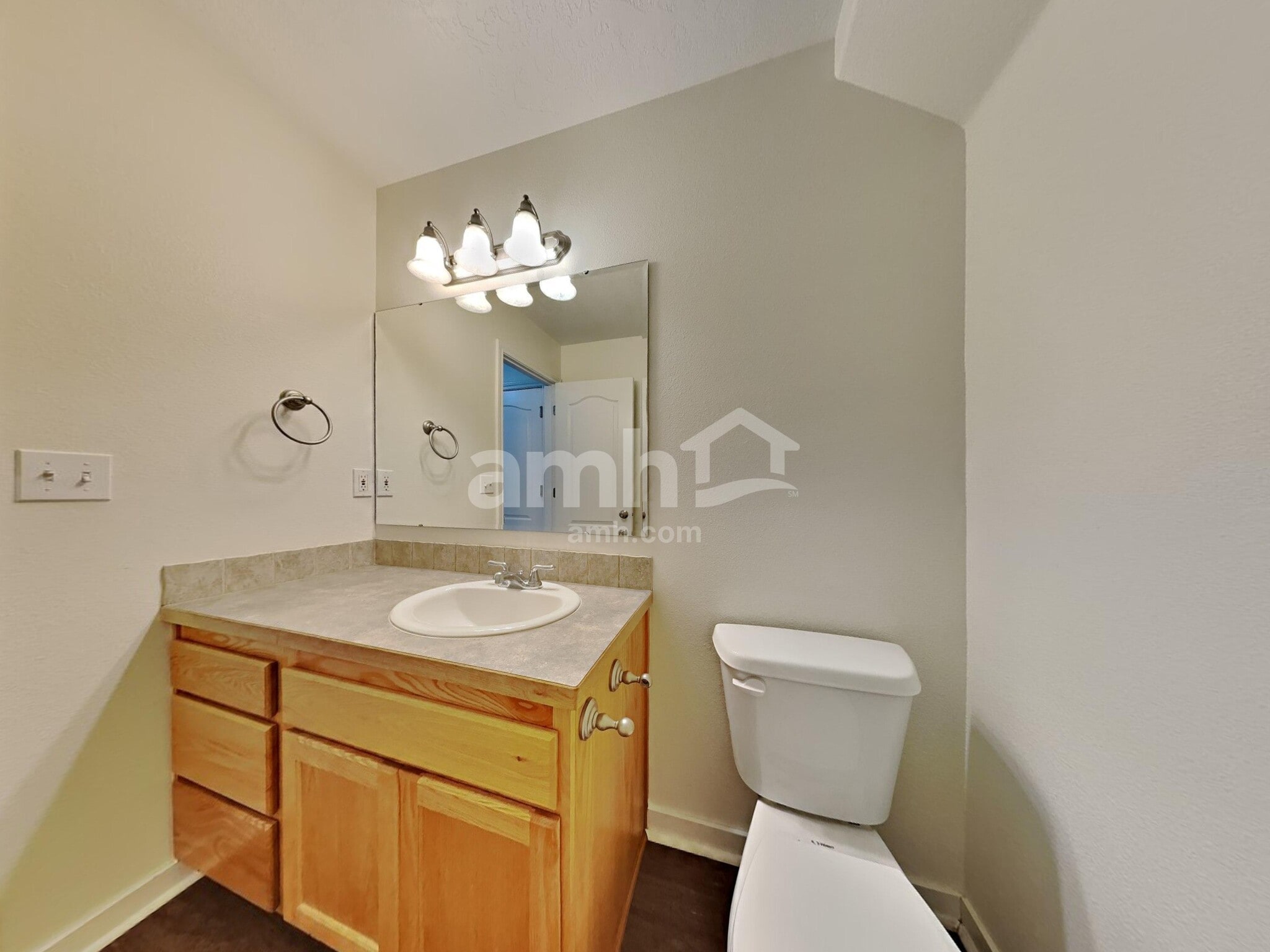 Building Photo - 1315 W Verbena Dr