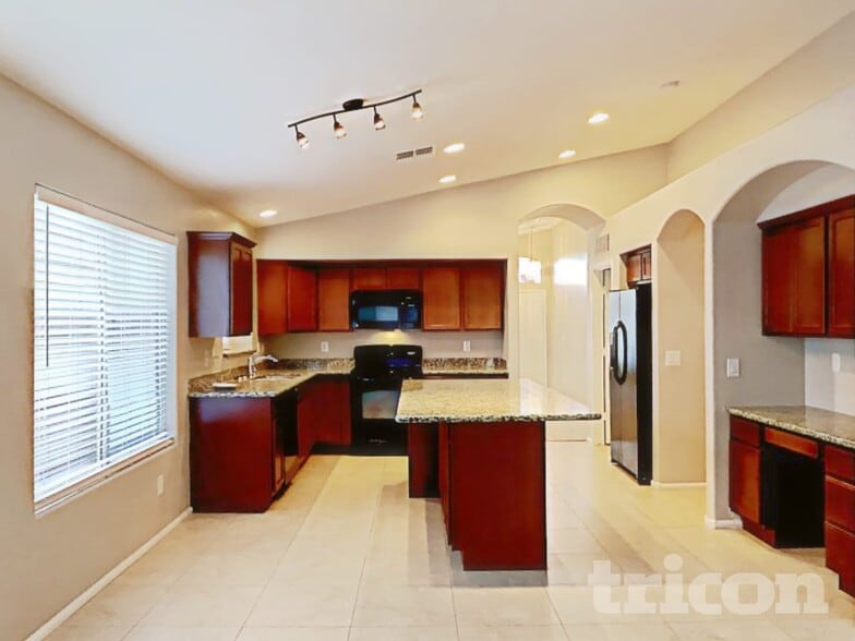 Building Photo - 41265 W Walker Wy