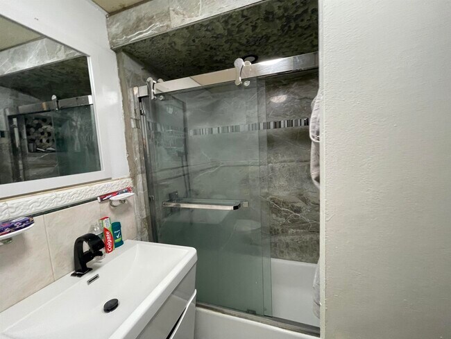 Building Photo - 313 49th St