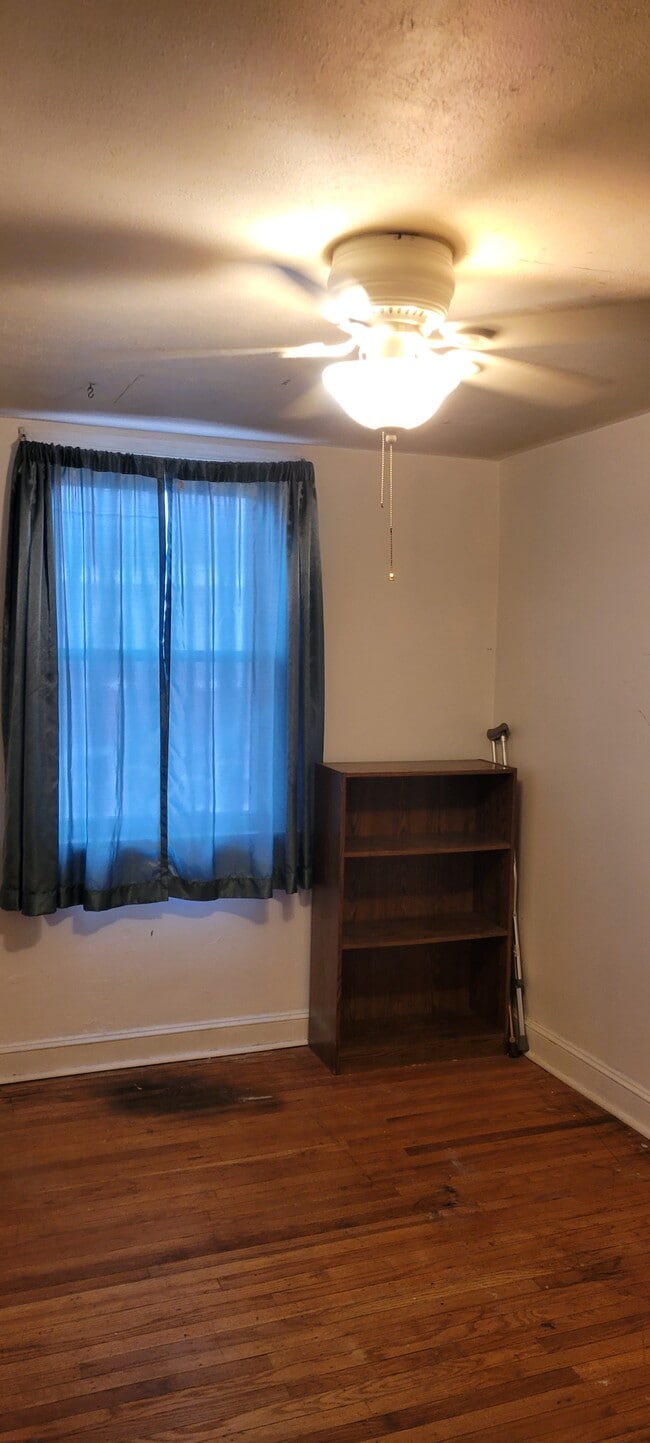 Building Photo - 867 Gainsboro Rd