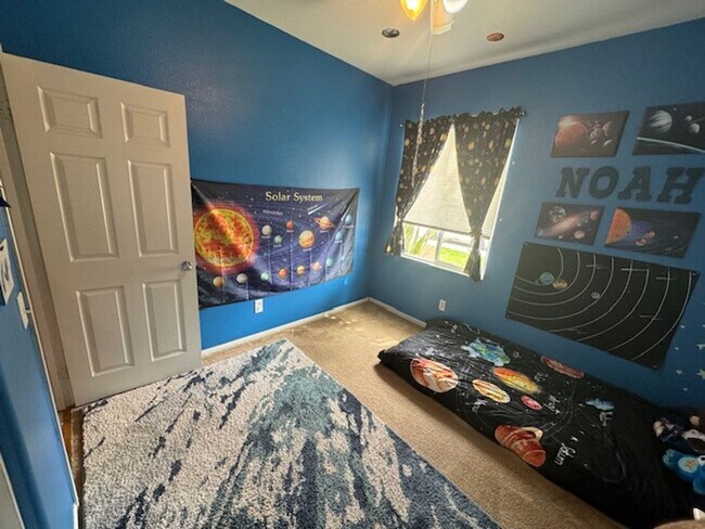 Building Photo - Beautiful Single Story Home - Professional Landscaper included